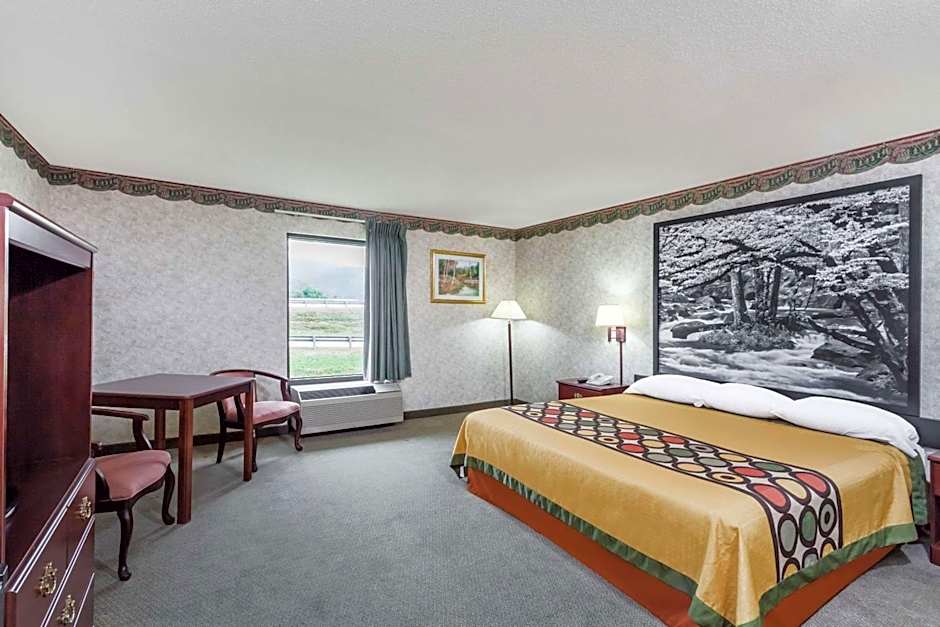 Super 8 by Wyndham Erwin