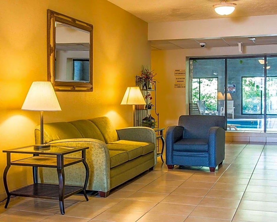 Comfort Inn Whitehall near Michigan's Adventure
