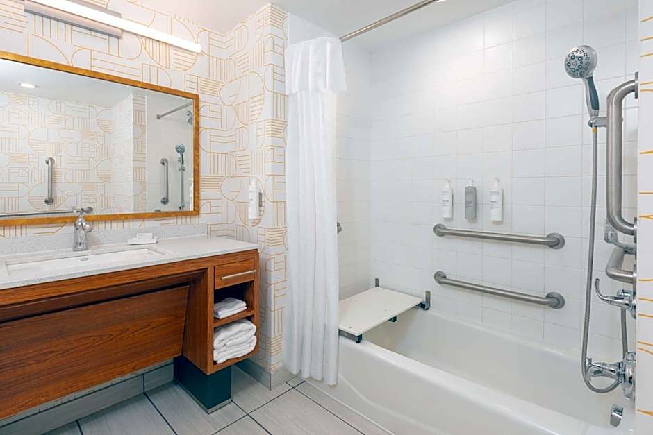 Home2 Suites By Hilton Buffalo Airport/Galleria Mall