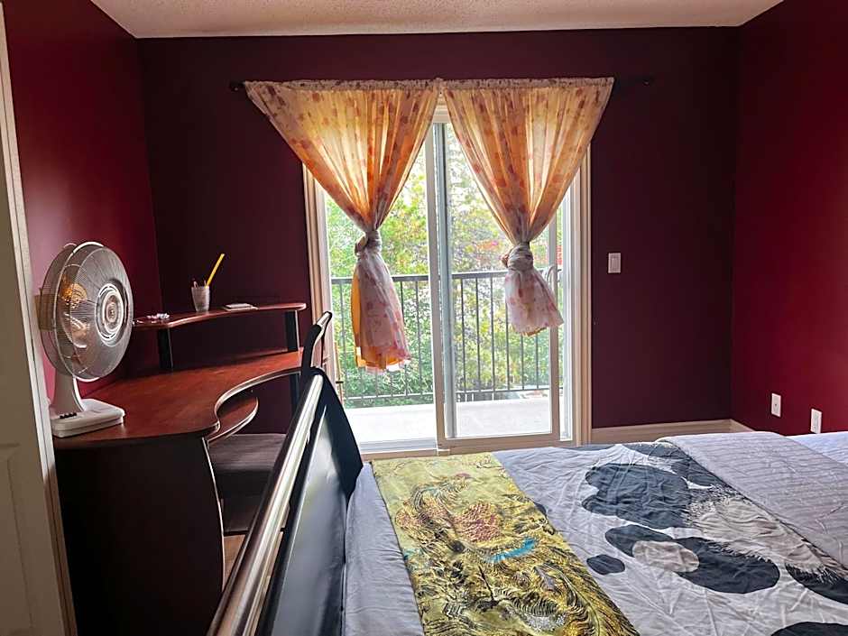 Beddington masteroom close airport!