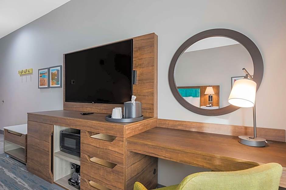 Hampton Inn by Hilton Williams