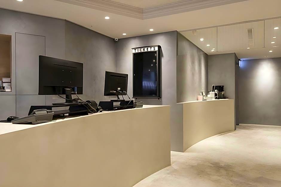 Sparrow Hotel
