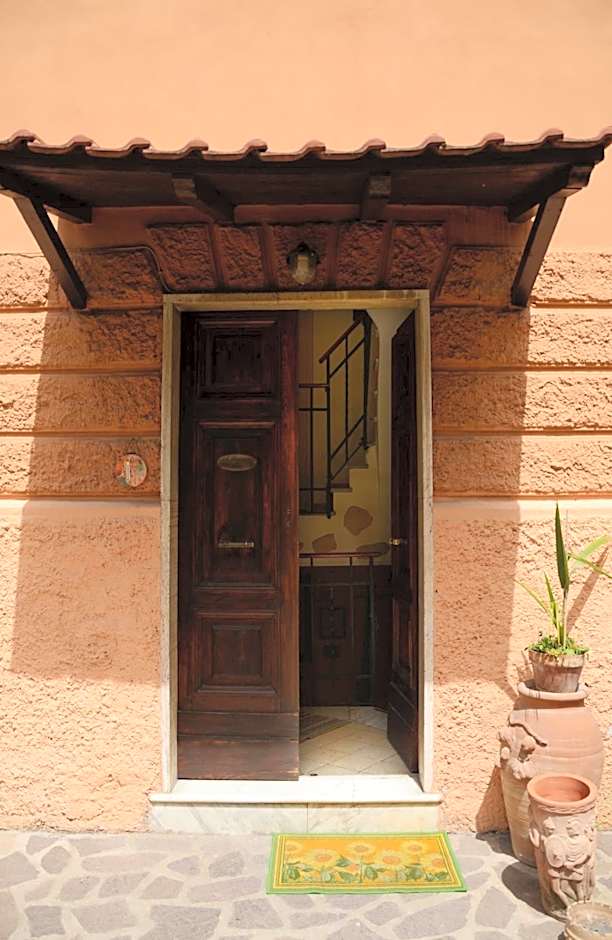 A Vinicius Et Mita Guest House