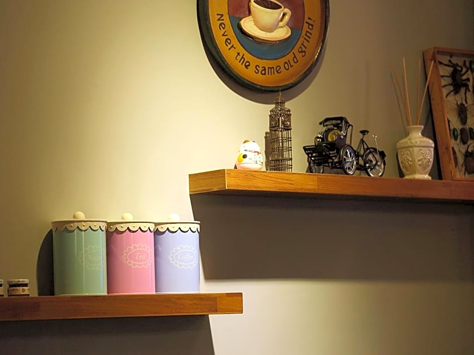 角舍背包客棧 -近火車站