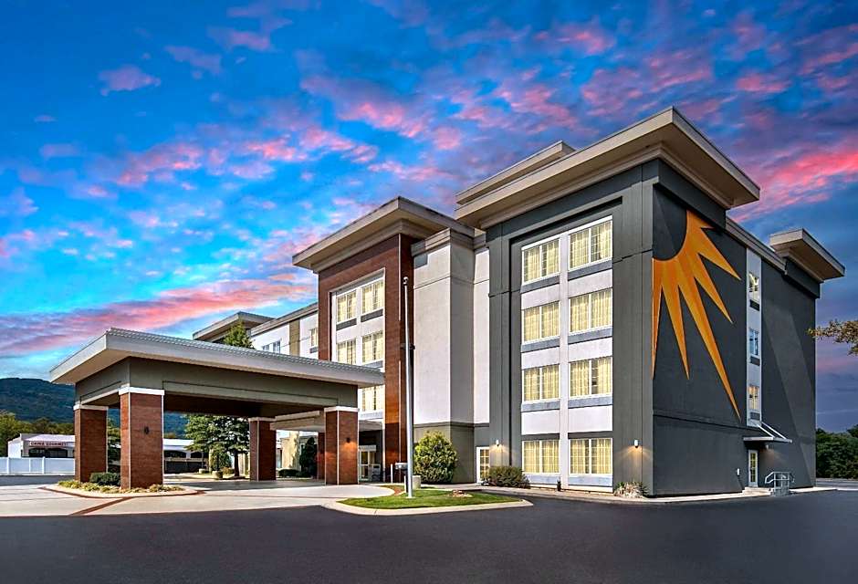 La Quinta Inn & Suites by Wyndham Chattanooga - Lookout Mtn