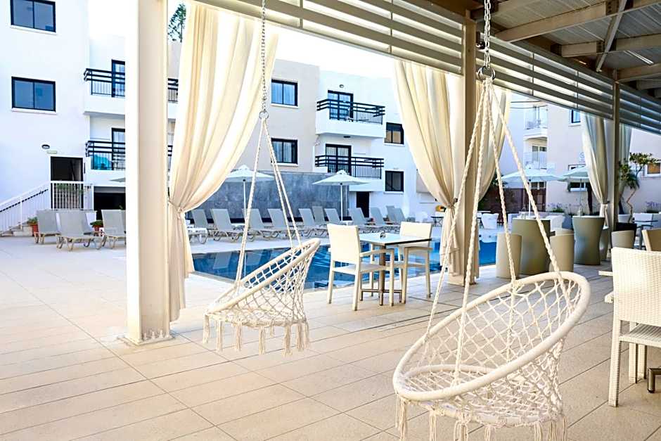 Senator Hotel Apartments