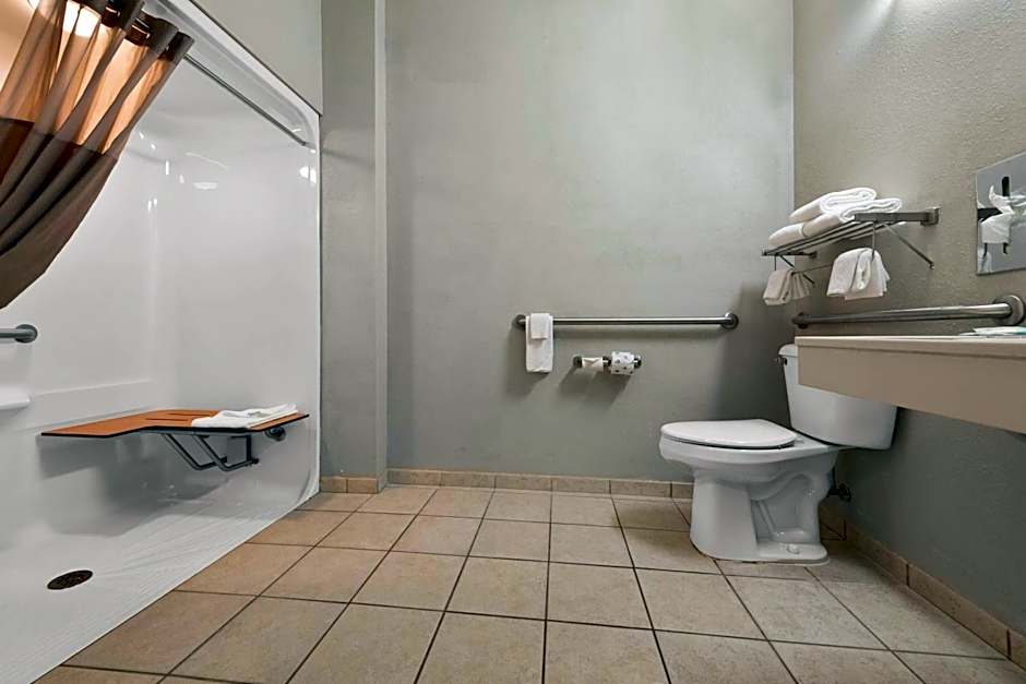 Rodeway Inn & Suites Tomahawk