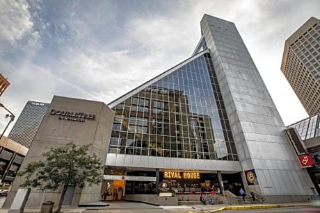 DoubleTree by Hilton St Paul Downtown