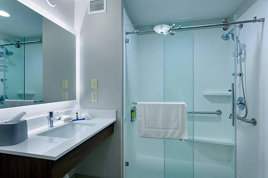 Holiday Inn Express Hotel & Suites Weston by IHG