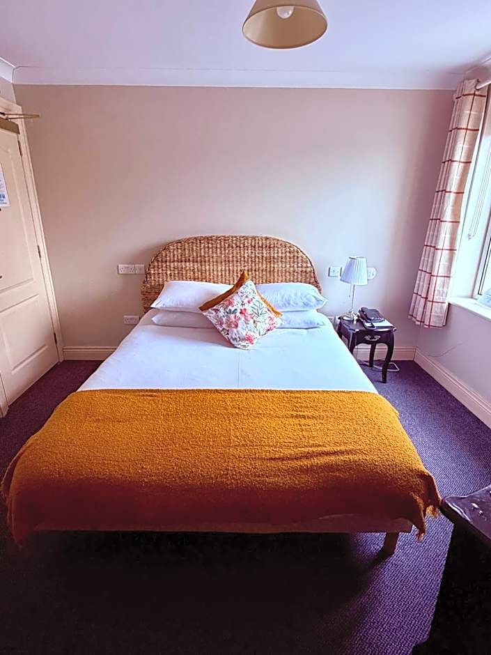 Connemara Lake Hotel
