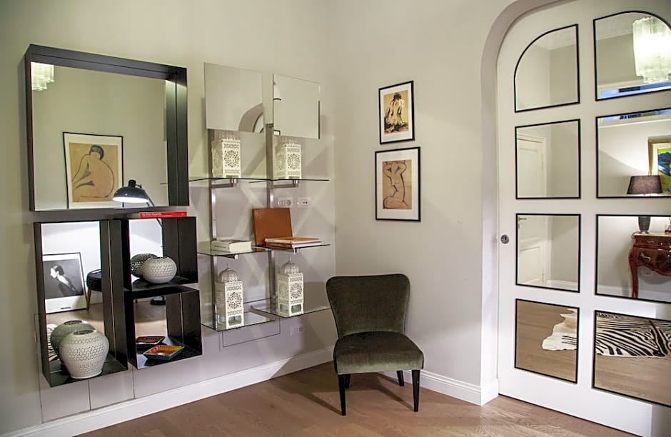 The Independent Suites