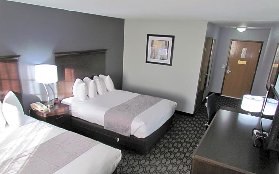 Oak Hill Inn & Suites