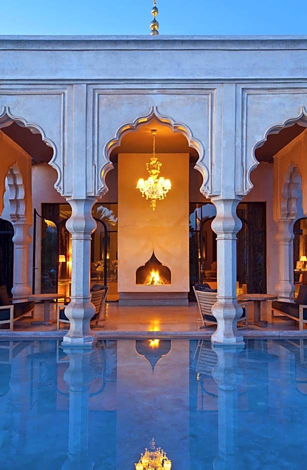 Palais Namaskar