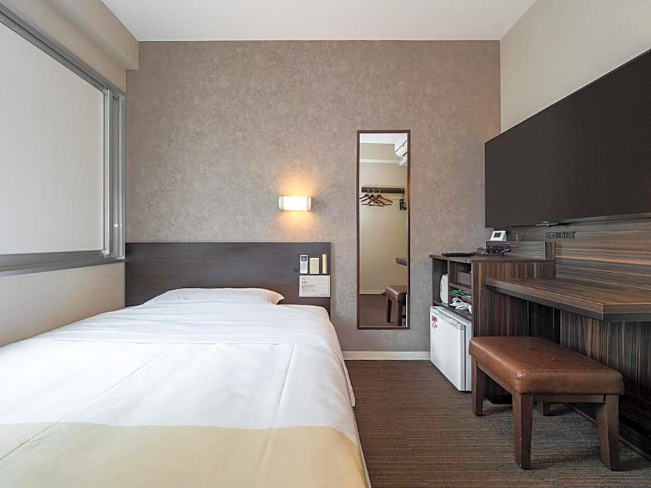 Super Hotel JR Shin-Osaka Higashiguchi