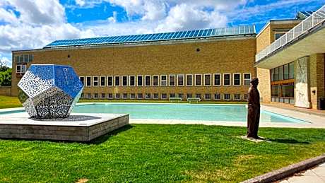 Pretty flat in Ryd, with bathtub near University