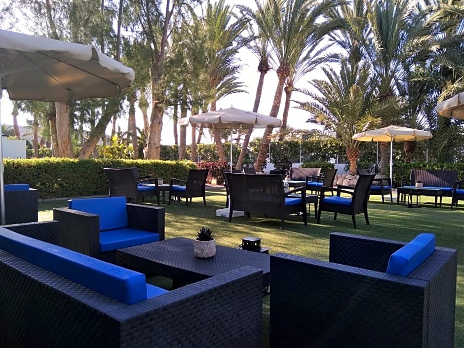 R2 Romantic Fantasia Suites - Adults Only