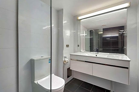 King Room - Non-Smoking