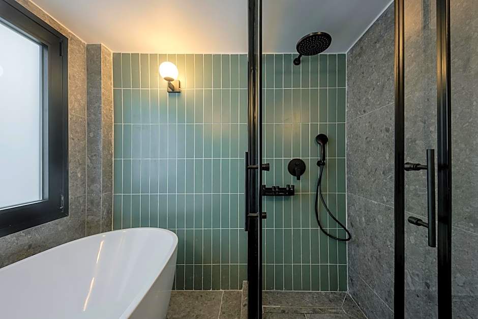 Bonnie Athens by Nin&Bau