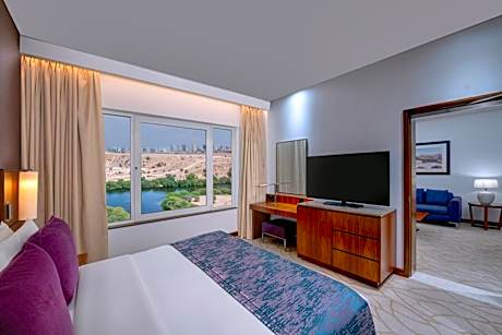 One-Bedroom King Suite with Garden View