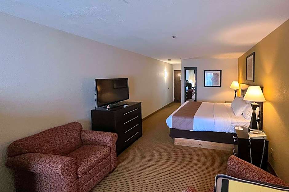 Quality Inn & Suites Farmington