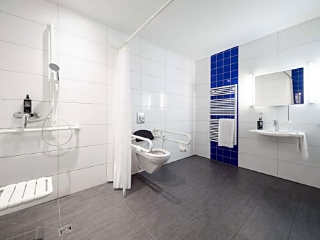 Standard Room for disabled guests, with 1 double bed