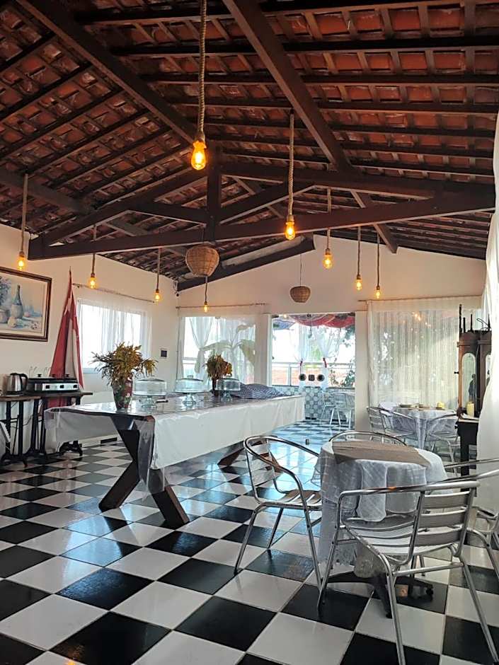 Pousada Tiriri Guesthouse