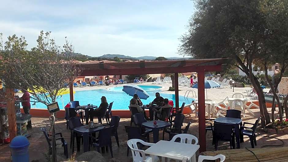casa mirice in residence con piscina ,wifi,climatizzatore vicino al mare