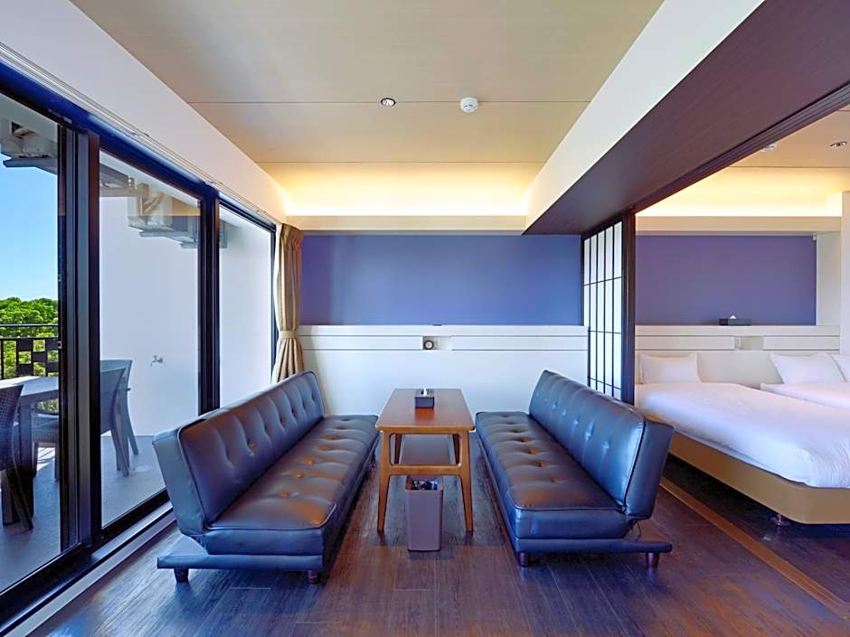 Karry CONDO CHURAUMI