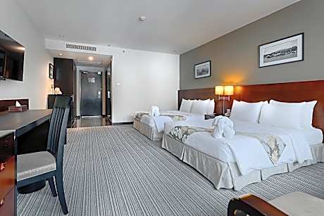 Deluxe Family Room