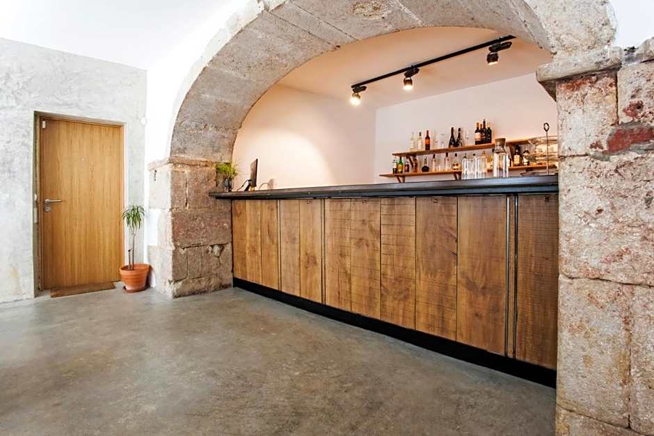 INT Lisbon Suites