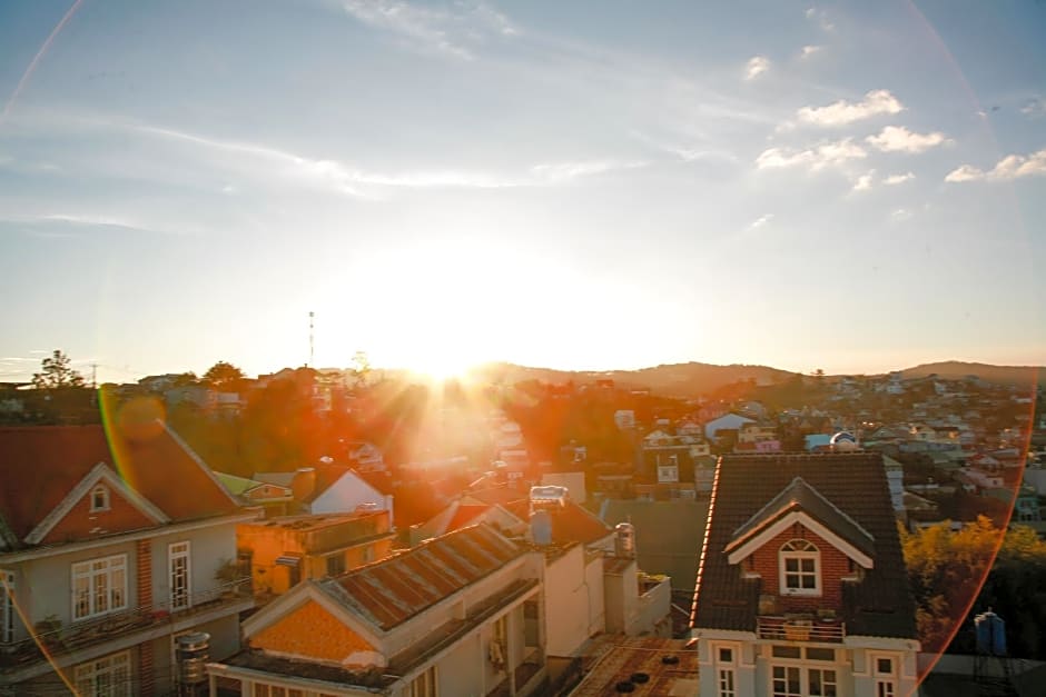 Hoa Sen Vang Hotel Dalat