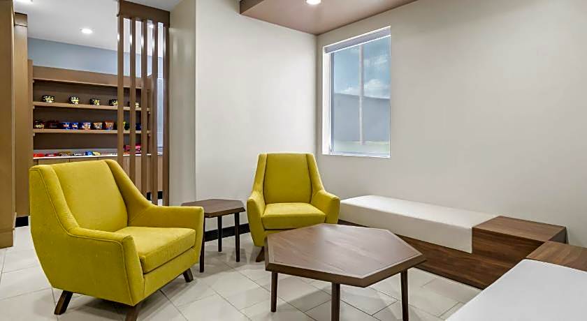 Holiday Inn Express & Suites Joplin Southeast