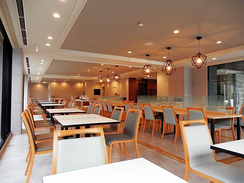 Osaka River Side Hotel