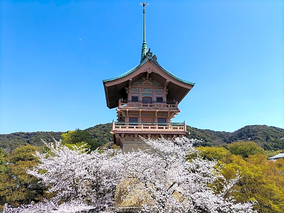 Gion Ryokan Karaku