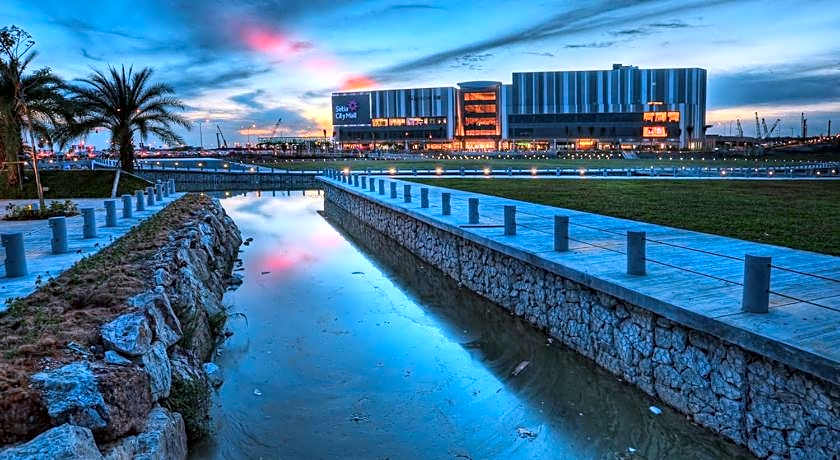 De Houz Guesthouse @ Setia Alam Trefoil