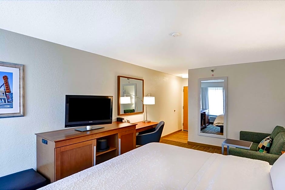 Hampton Inn By Hilton Memphis-Poplar