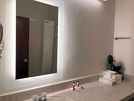 King Room - Non-Smoking