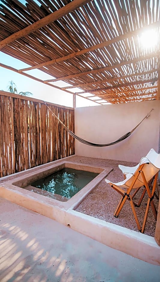 DOS MARES Barefoot Hotel