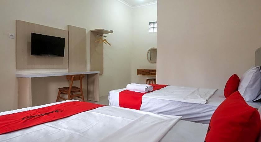 RedDoorz Plus Syariah @ Hotel Indonesia Kajen