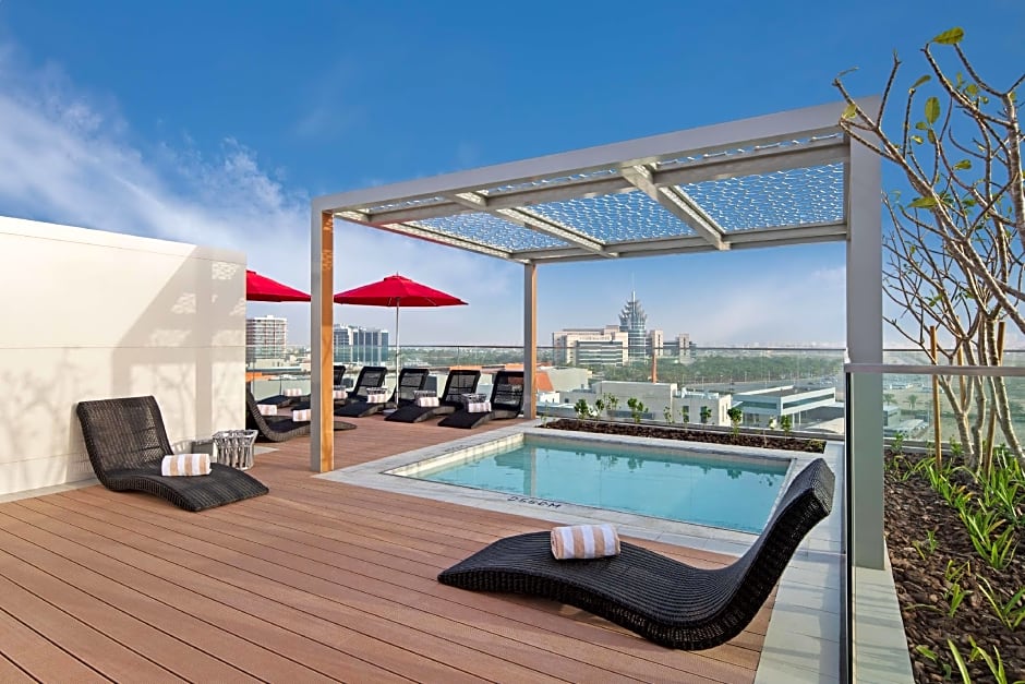 Radisson Red Dubai Silicon Oasis