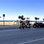 Makenzie 2 rooms first line beach