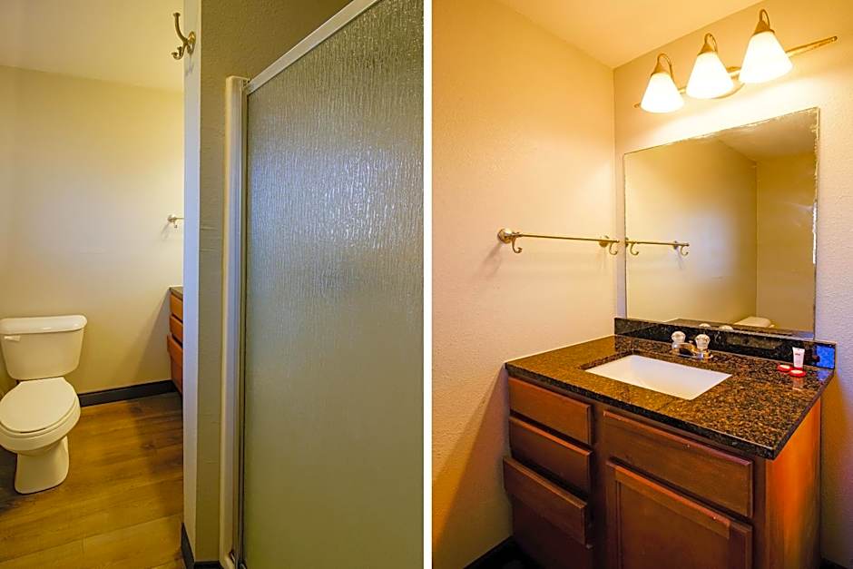 OYO Hotel Sulphur LA Hwy 90 West