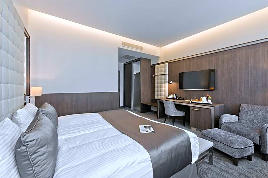 Congress Avenue Hotel