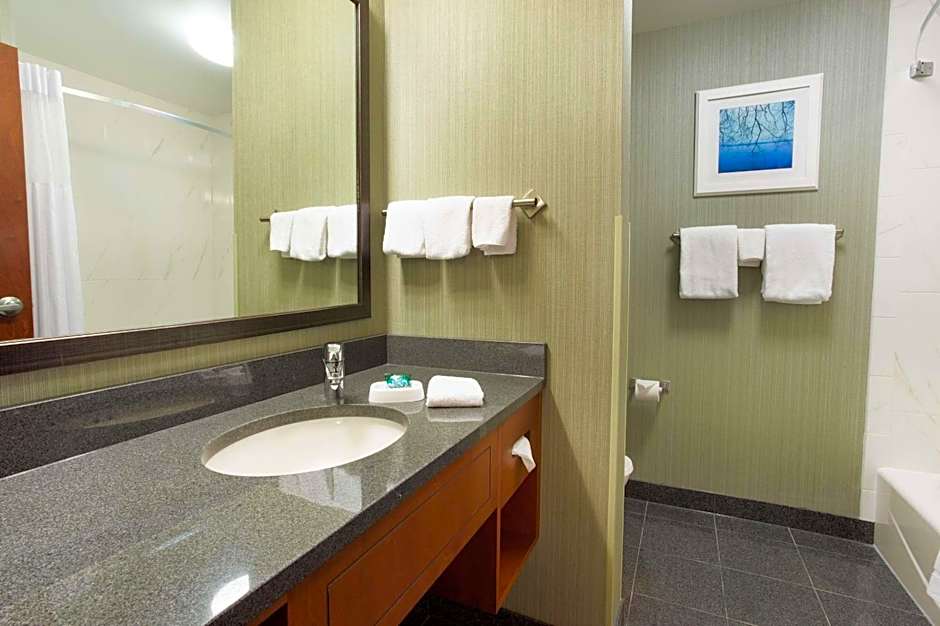 Drury Inn & Suites Burlington