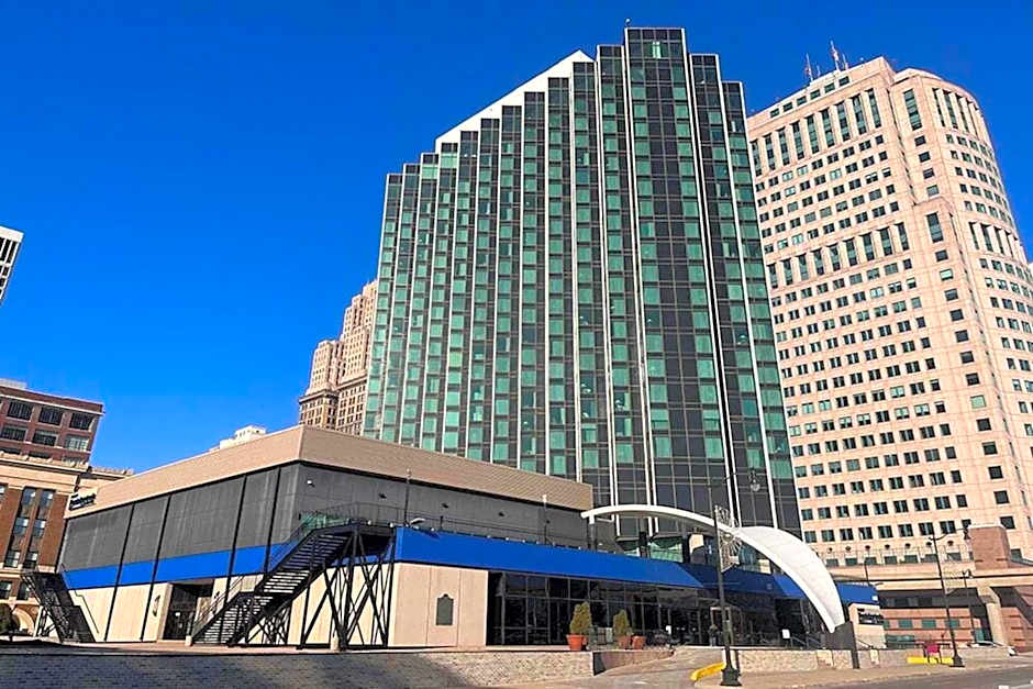 Fort Pontchartrain Detroit, a Wyndham Hotel