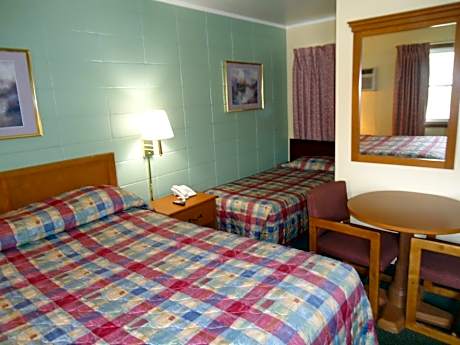 Queen and Twin Bed Room