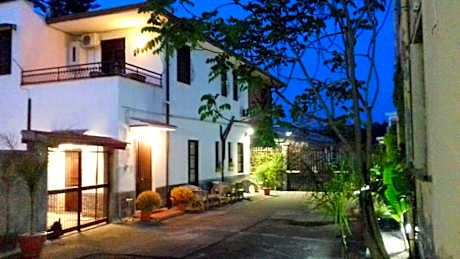 Bed & Breakfast Fontanarossa Airport -Private Parking-