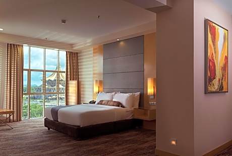Waterfront Premier King Suite