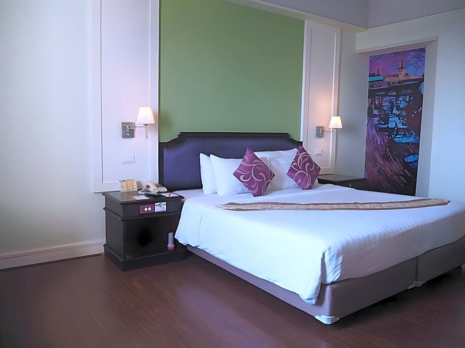 Charoenthanikhonkaen Hotel