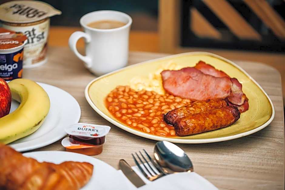 Holiday Inn Express Belfast City Queens Quarter By IHG